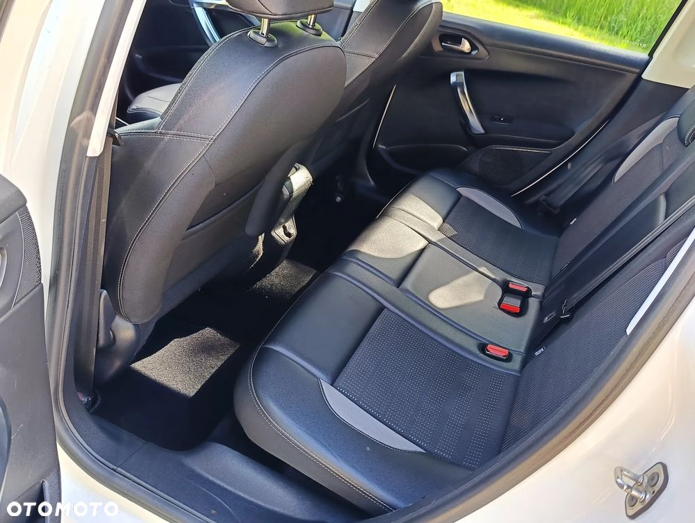 Peugeot 2008 1.6 BlueHDi Allure - 12