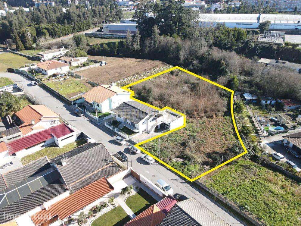 Oportunidade Imperdível: Terreno com Viabilidade de Construção em uma - Grande imagem: 2/5