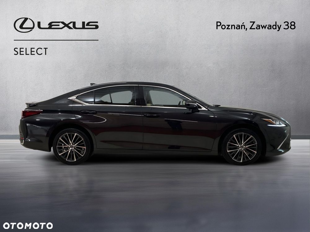 Lexus ES 300h Business Edition - 4