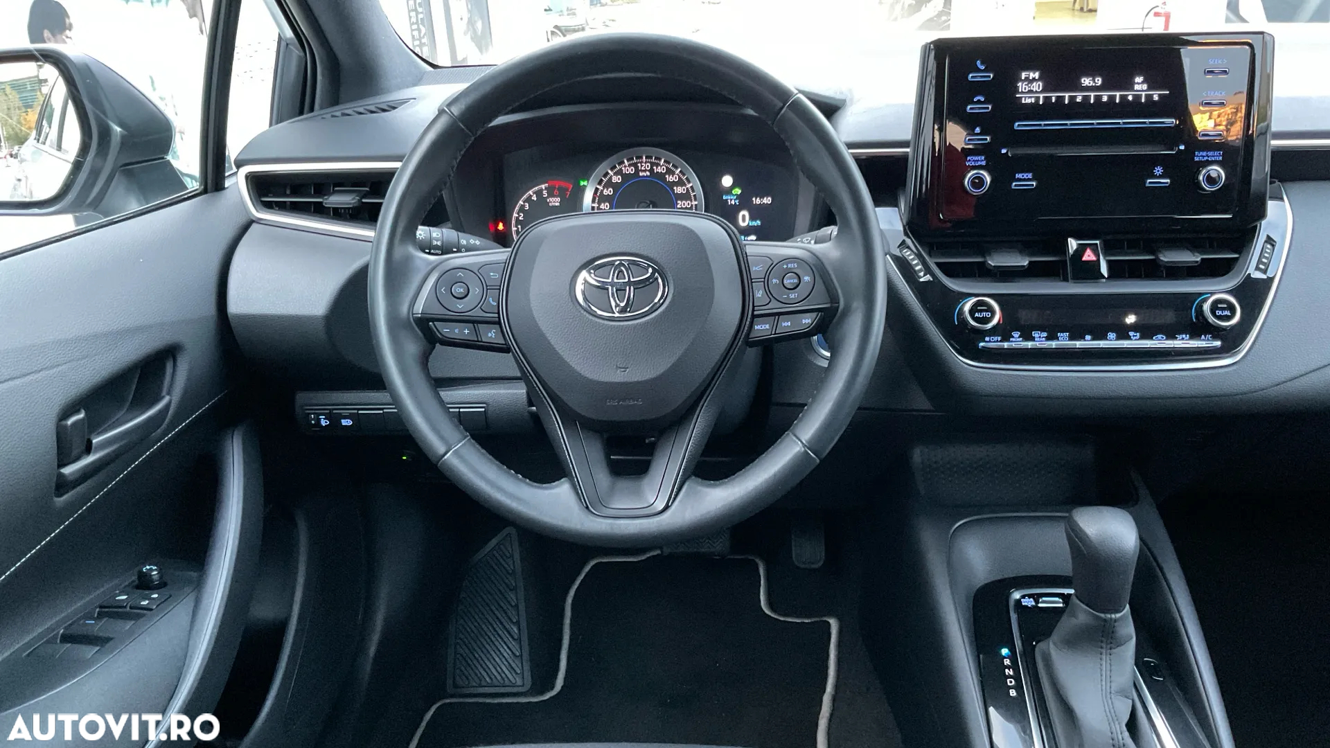 Toyota Corolla 1.8 Hybrid Touring Sports - 11