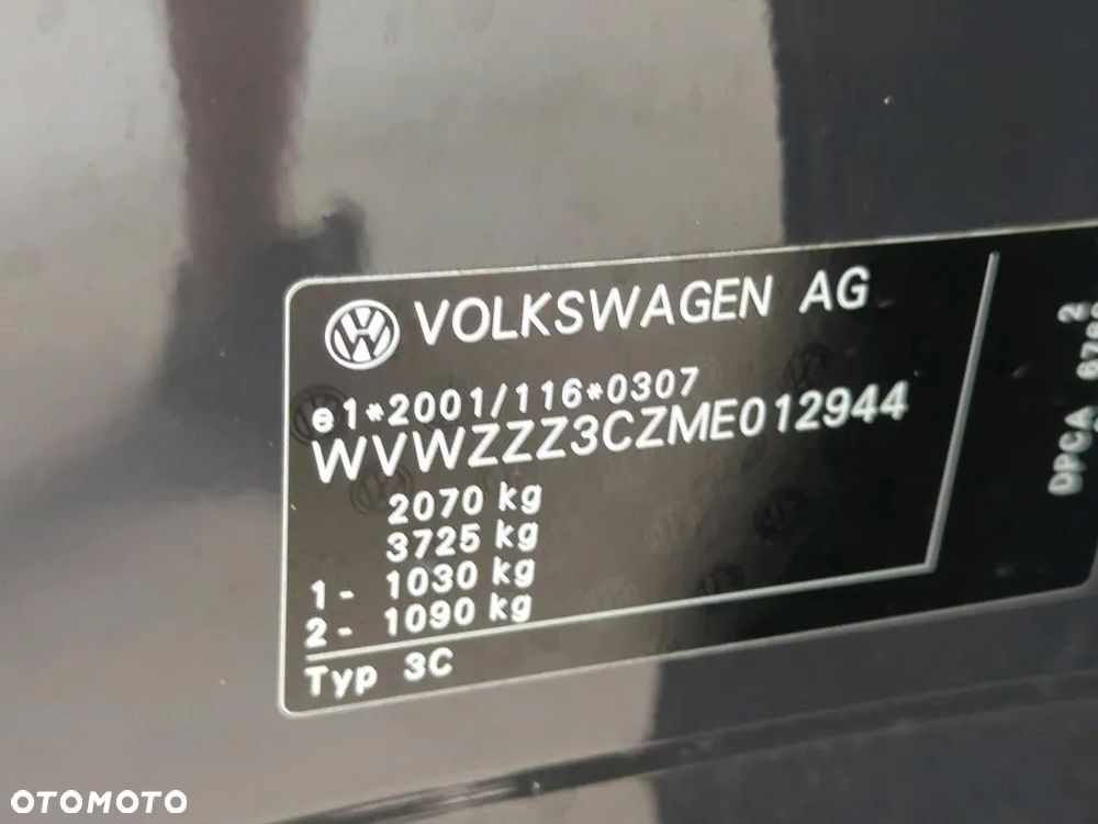 Volkswagen Passat - 16