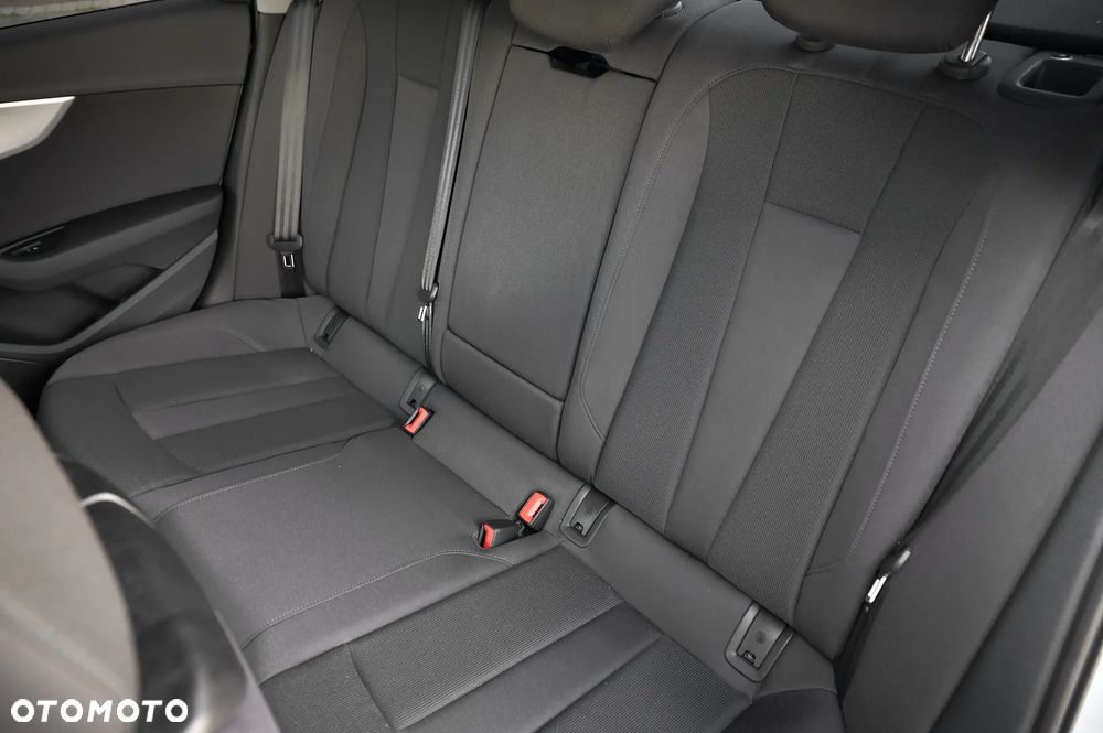 Audi A4 ver-2-0-tfsi-ultra-s-tronic-sport - 30
