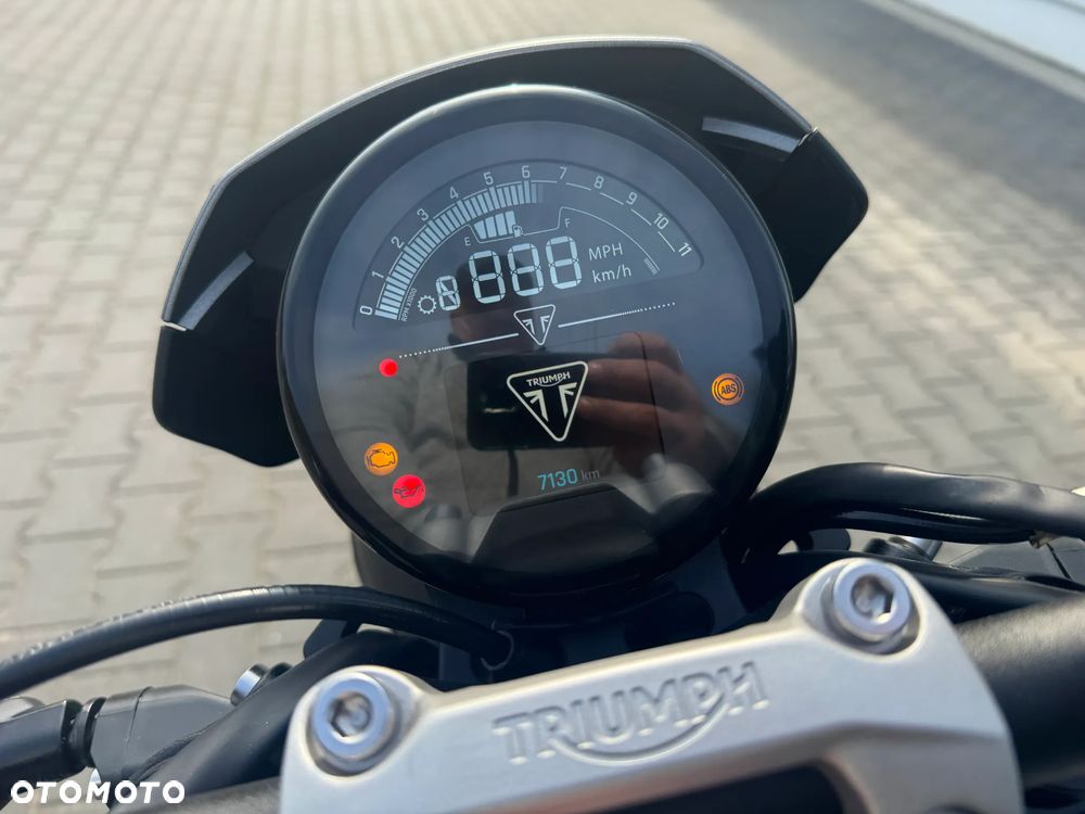 Triumph Trident - 24