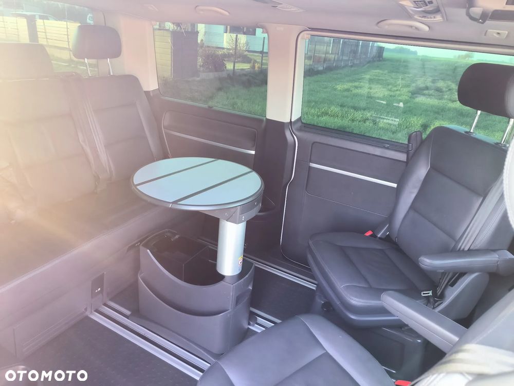 Volkswagen Multivan - 25