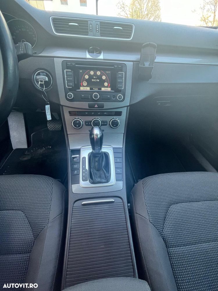 Volkswagen Passat 2.0 TDI DSG BlueMotion Technology Highline - 23