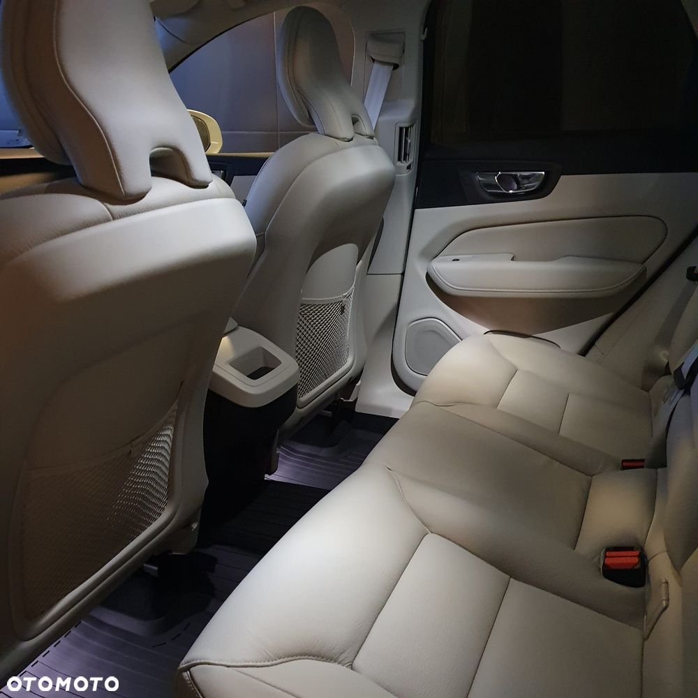 Volvo XC 60 B4 B Inscription - 4