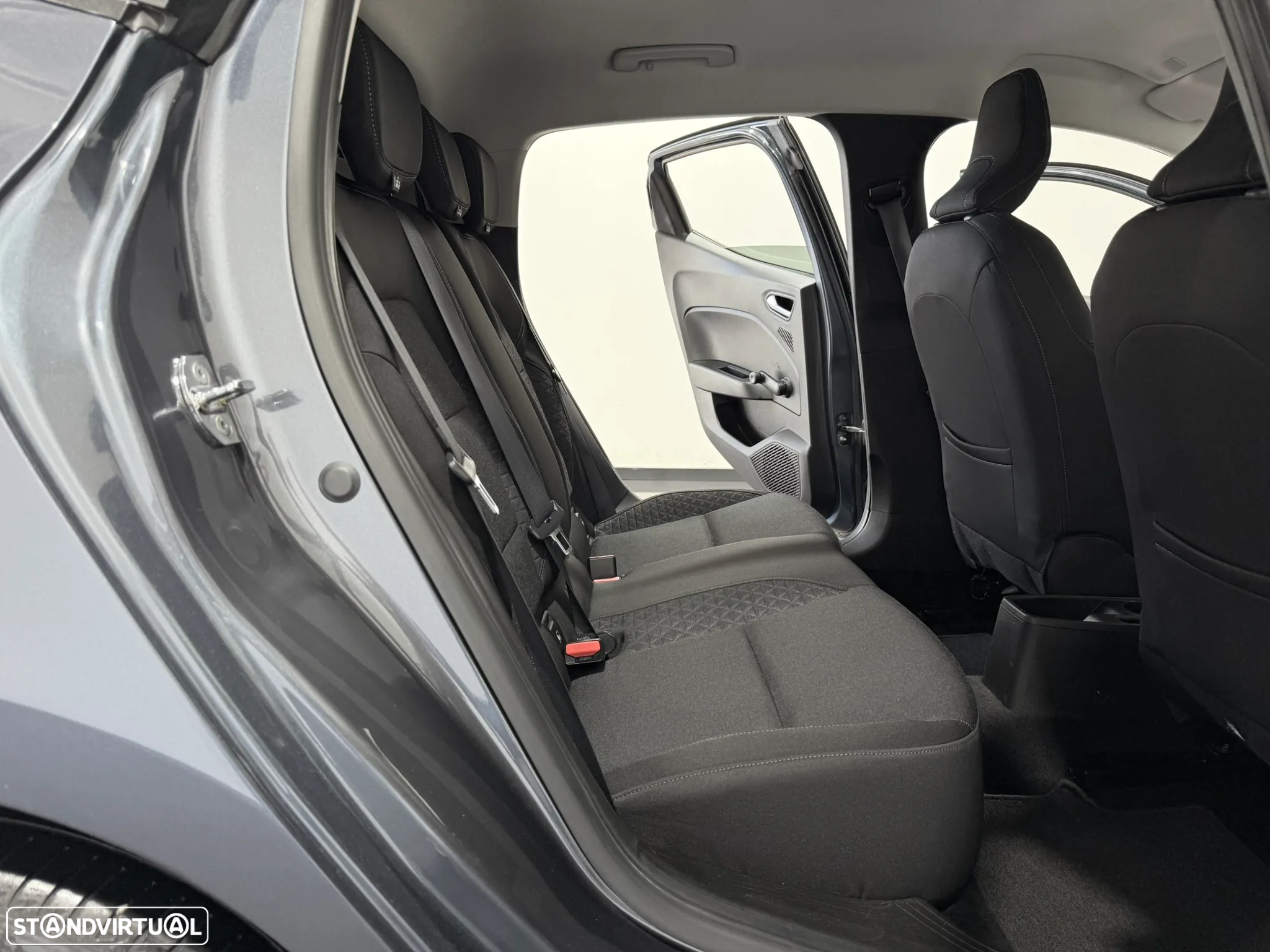 Renault Clio 1.0 TCe Exclusive - 40