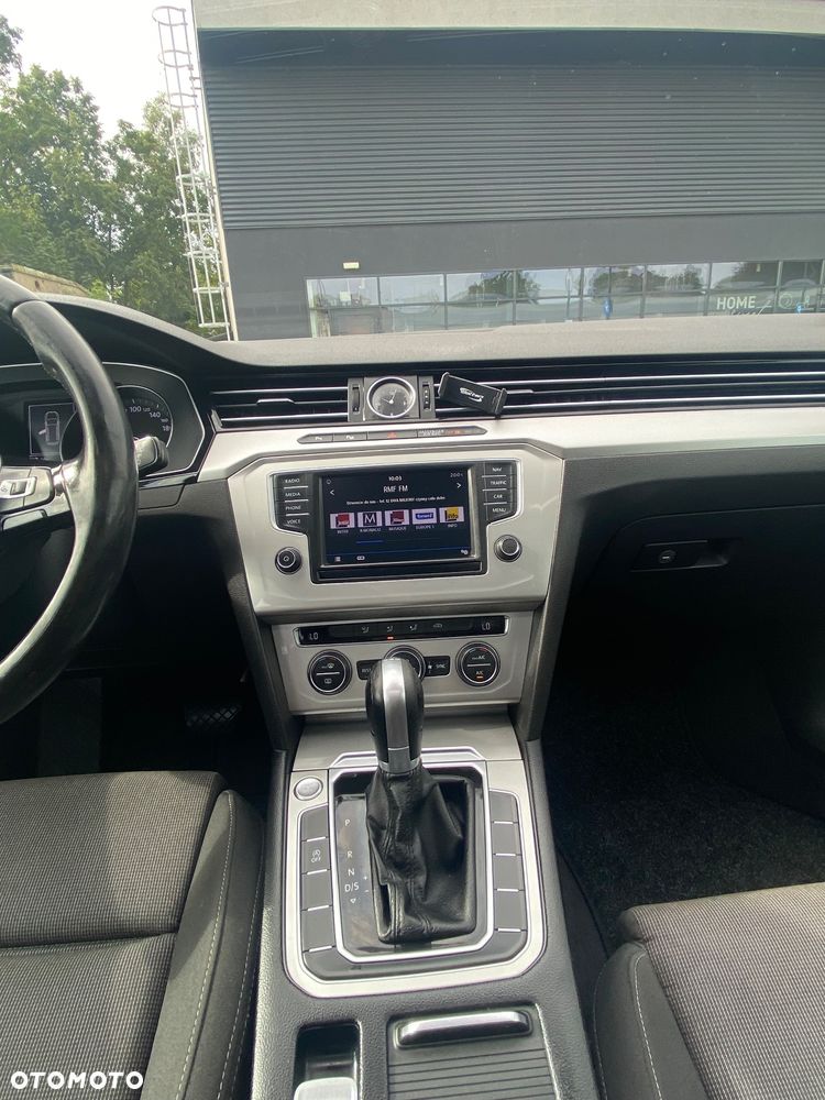 Volkswagen Passat - 8