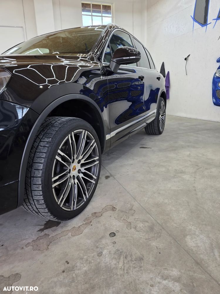Volkswagen Touareg - 13