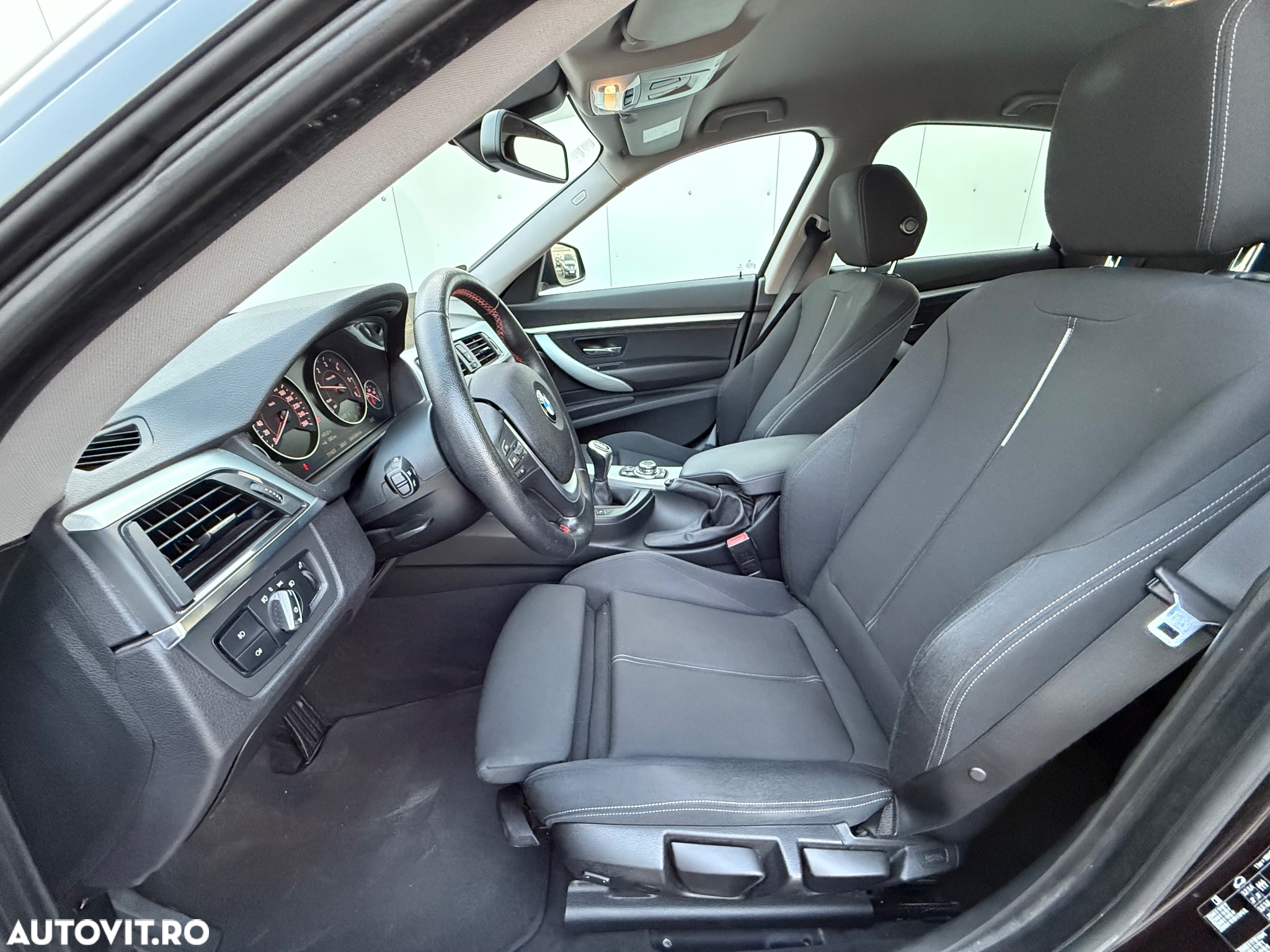 BMW Seria 3 320d Sport Line - 15