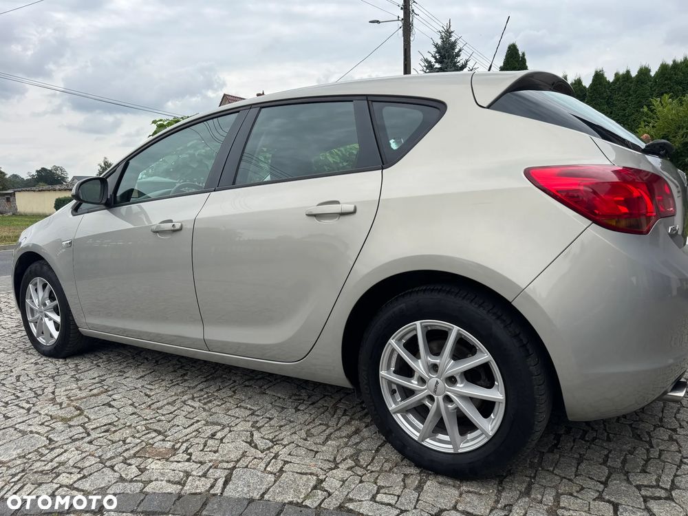 Opel Astra 1.4 Turbo - 10