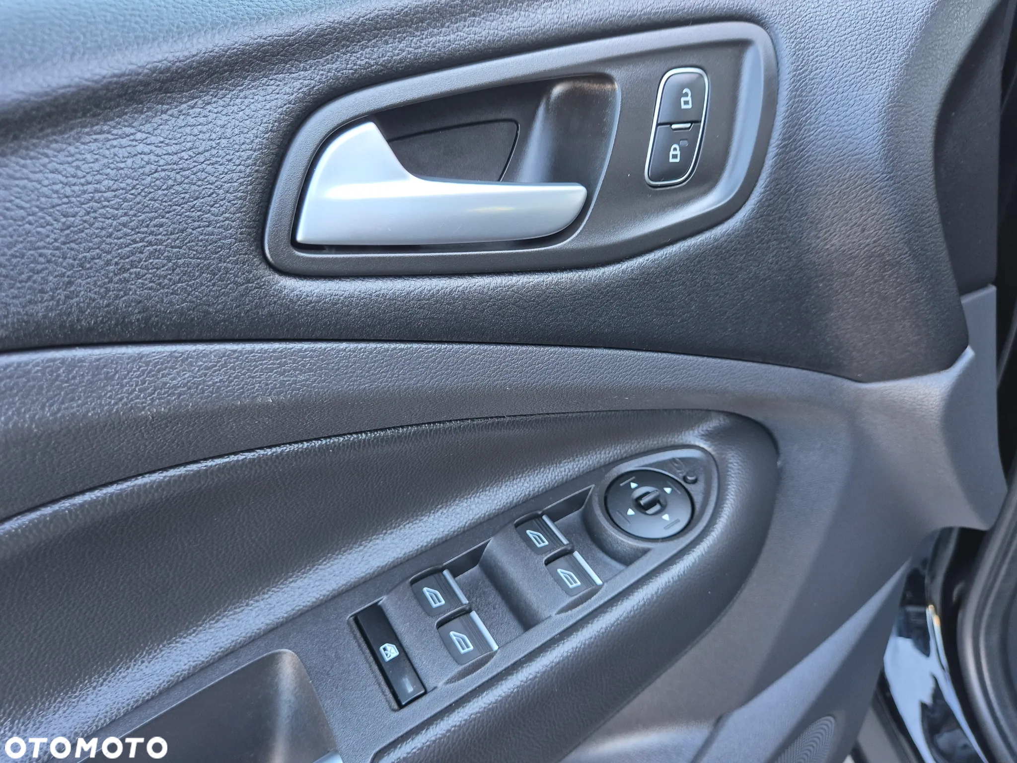 Ford Kuga - 34