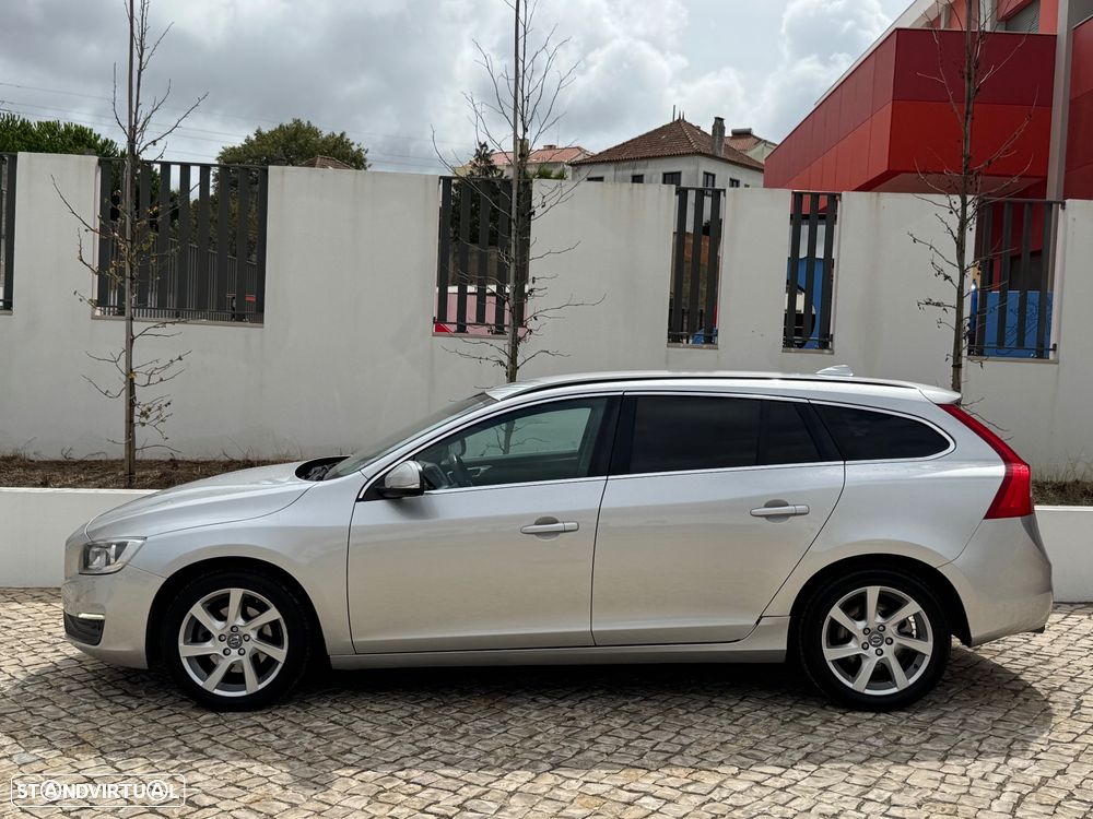 Volvo V60 1.6 D2 Momentum Eco Powershift - 4