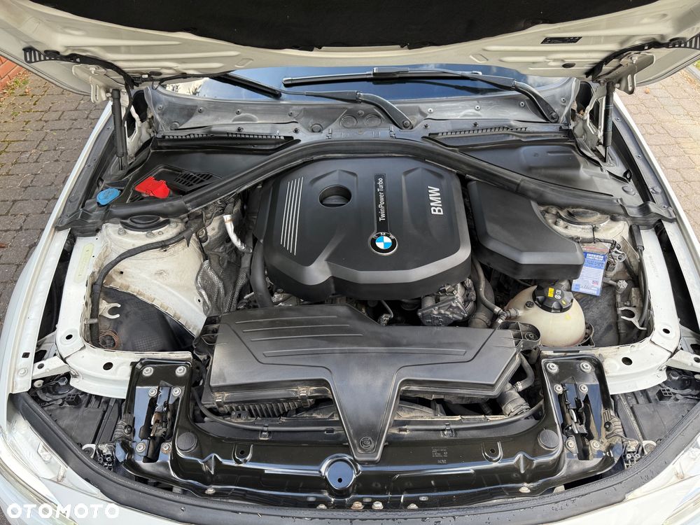 BMW Seria 3 318i Sport Line - 14