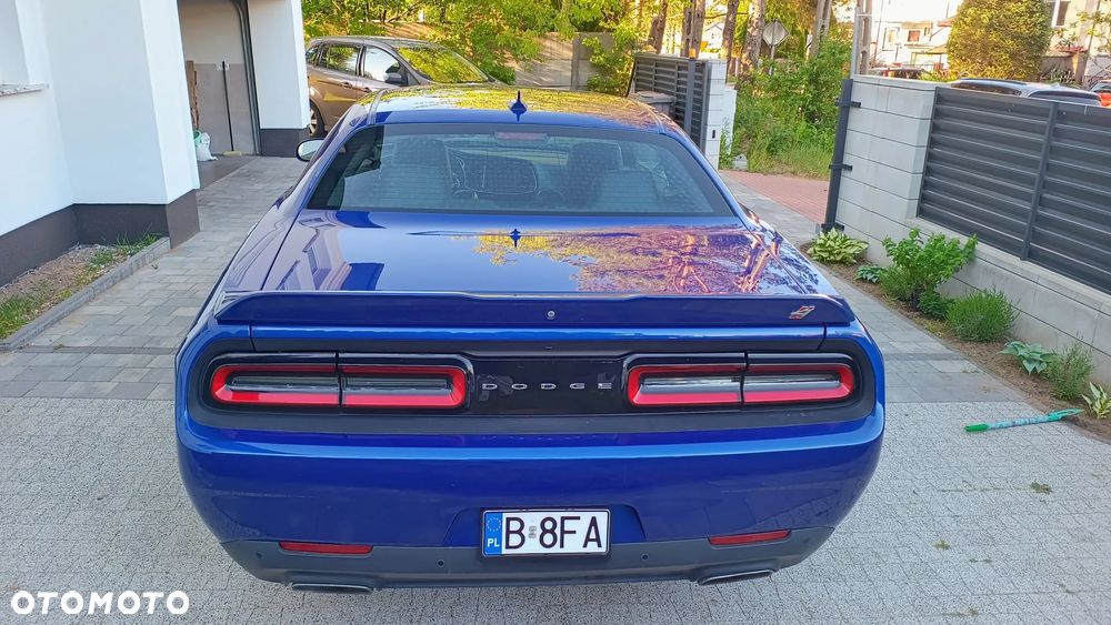Dodge Challenger - 8