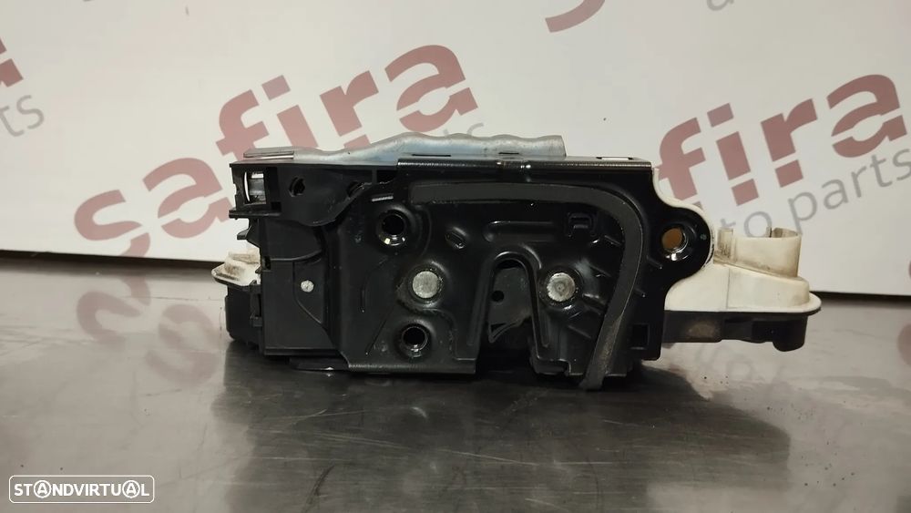 FECHO DA PORTA VOLKSWAGEN POLO V 6R REF. 5K1837015B FRENTE ESQUERDO - 3