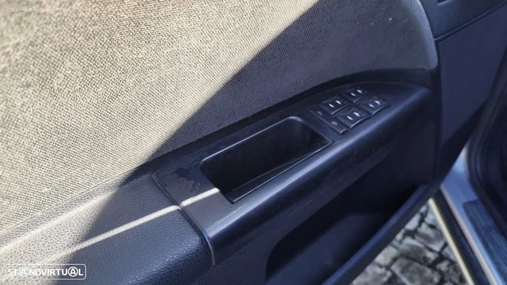 Ford Mondeo SW 2.0 TDdi Ghia - 13