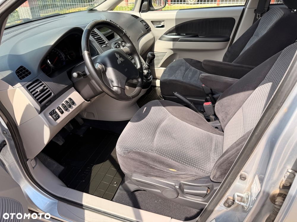 Mitsubishi Grandis 2.0 DI-D 7-Sitzer Intense - 12