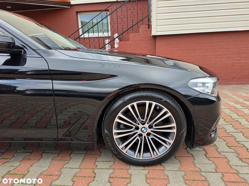 BMW Seria 5 520d M Sport Edition - 8