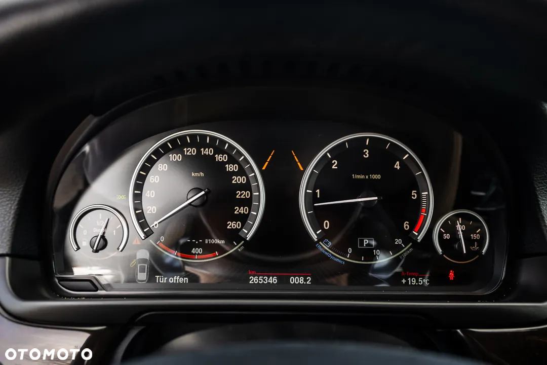 BMW Seria 5 530d xDrive Luxury Line - 31
