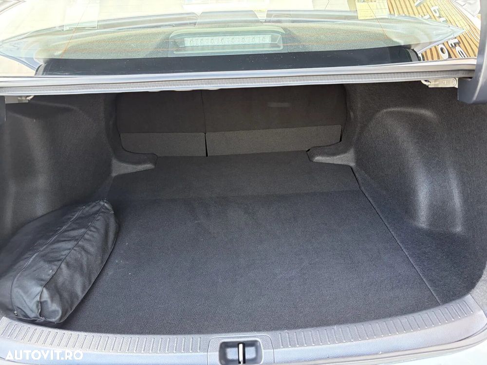 Toyota Corolla 1.6 Dynamic - 10