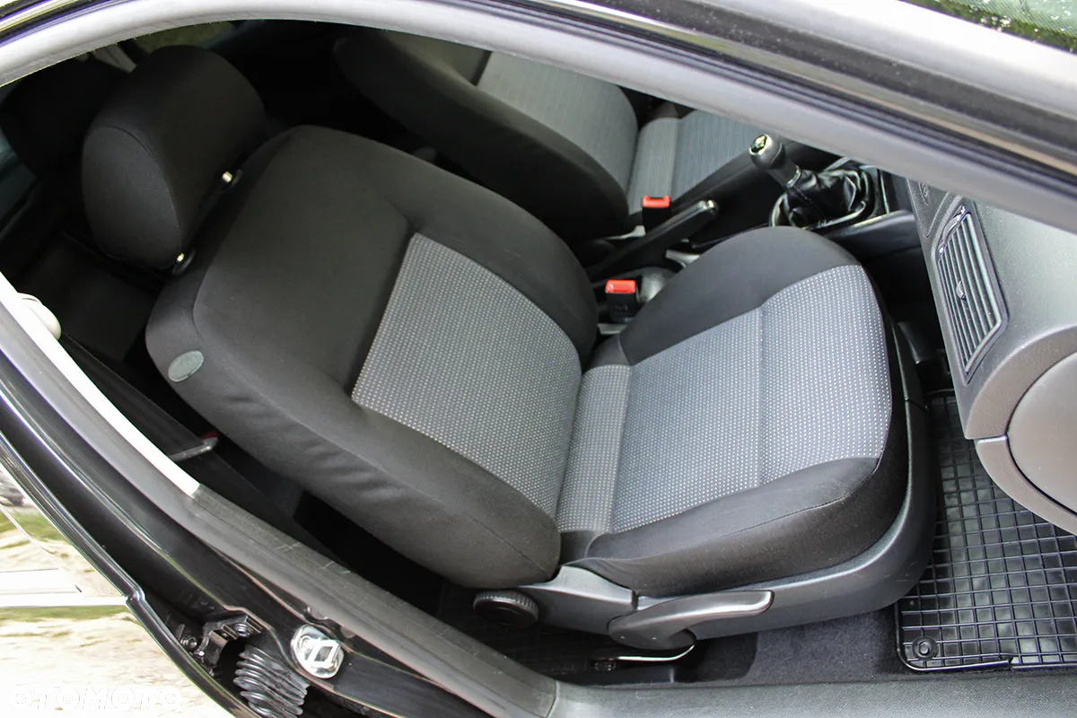 Volkswagen Golf - 5