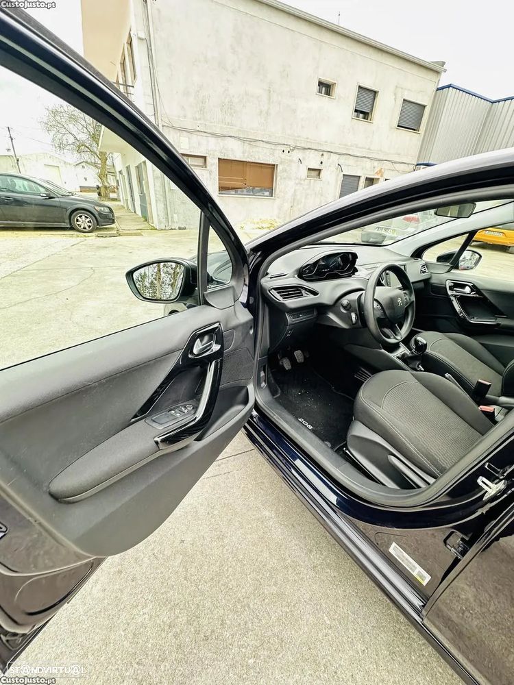 Peugeot 208 - 16