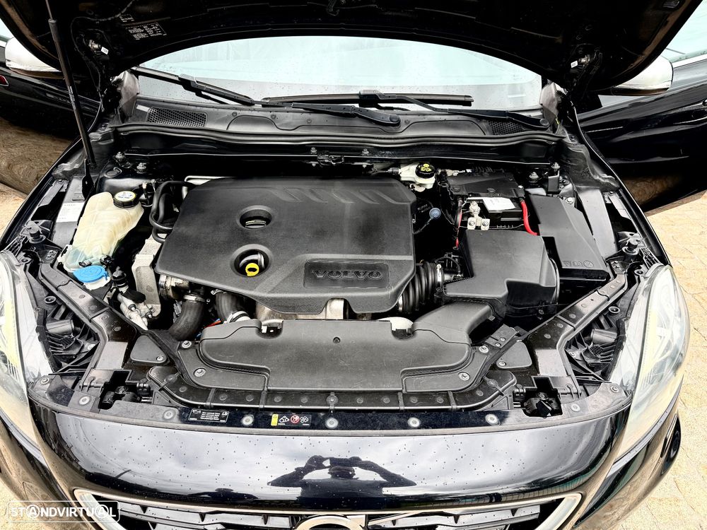 Volvo V40 1.6 D2 R-Design - 31