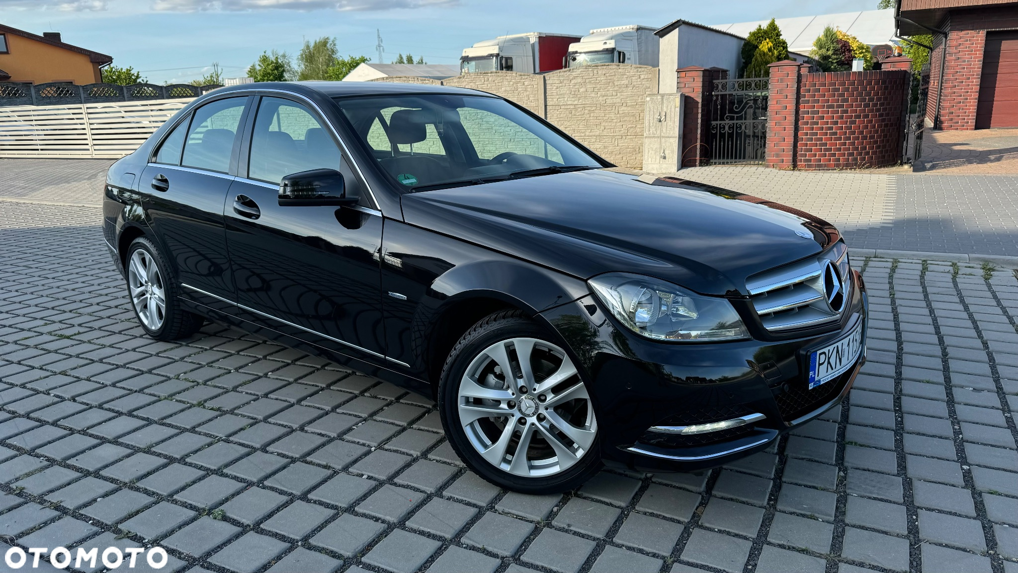 Mercedes-Benz Klasa C 180 CGI BlueEff Avantgarde - 2