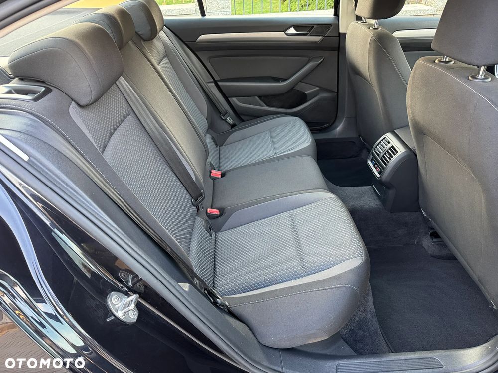 Volkswagen Passat 1.6 TDI BMT Comfortline - 21