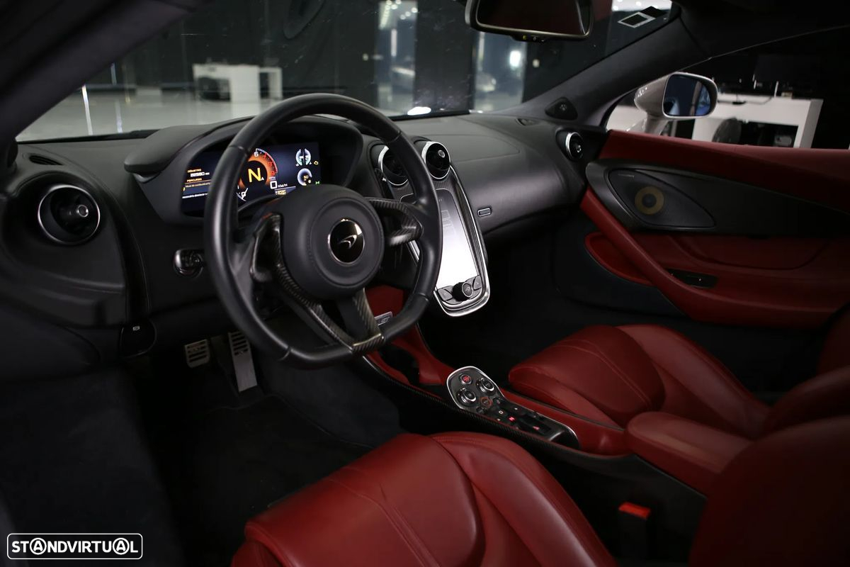 McLaren 570 - 8