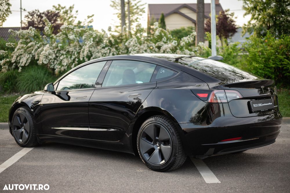 Tesla Model 3 - 6
