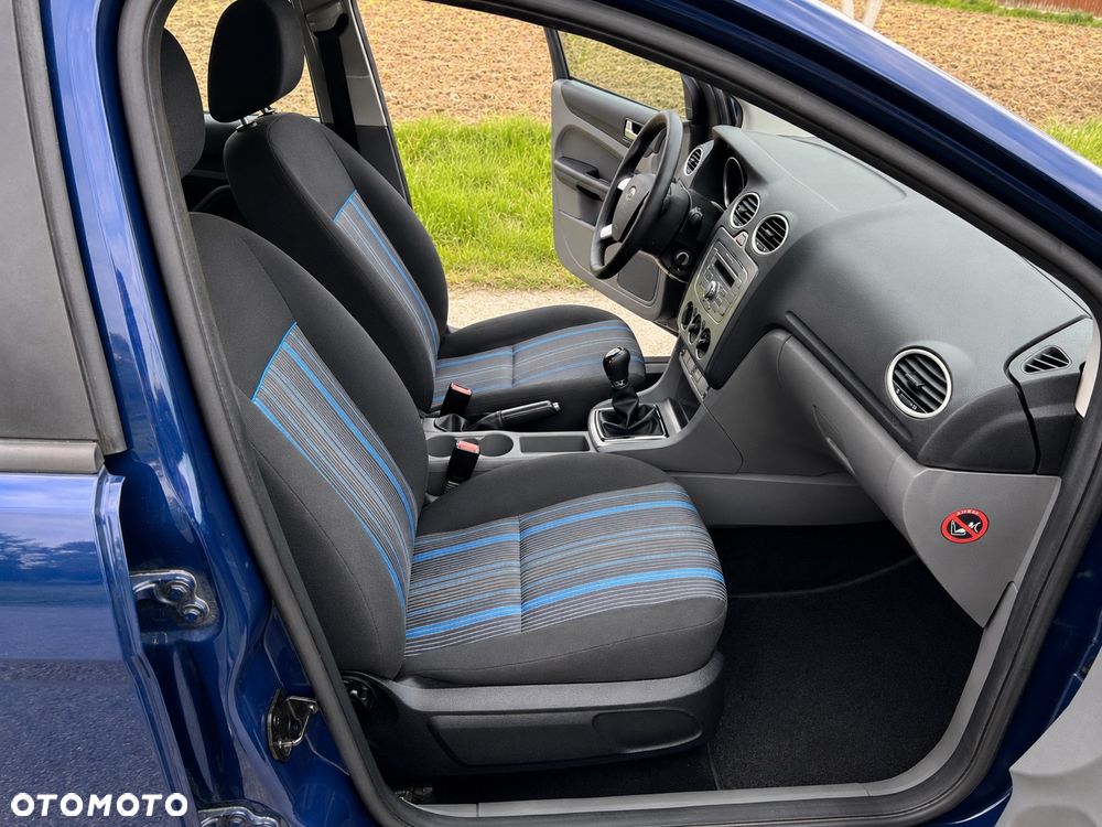 Ford Focus 1.6 16V Titanium - 10