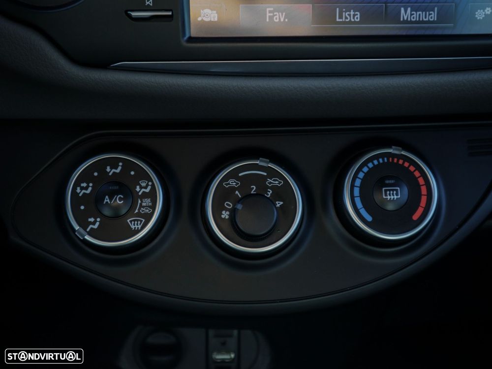 Toyota Yaris 1.0 VVT-i Exclusive - 28