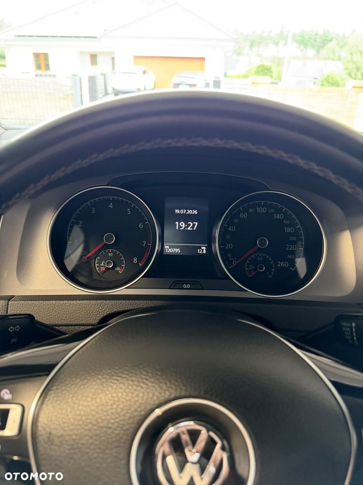 Volkswagen Golf - 24