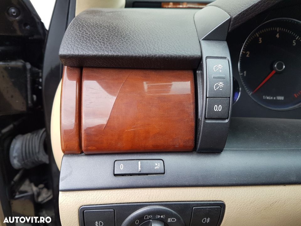 Gura / Grila / Grile Ventilatie Bord Stanga VW Phaeton 2002 - 2010 - 2