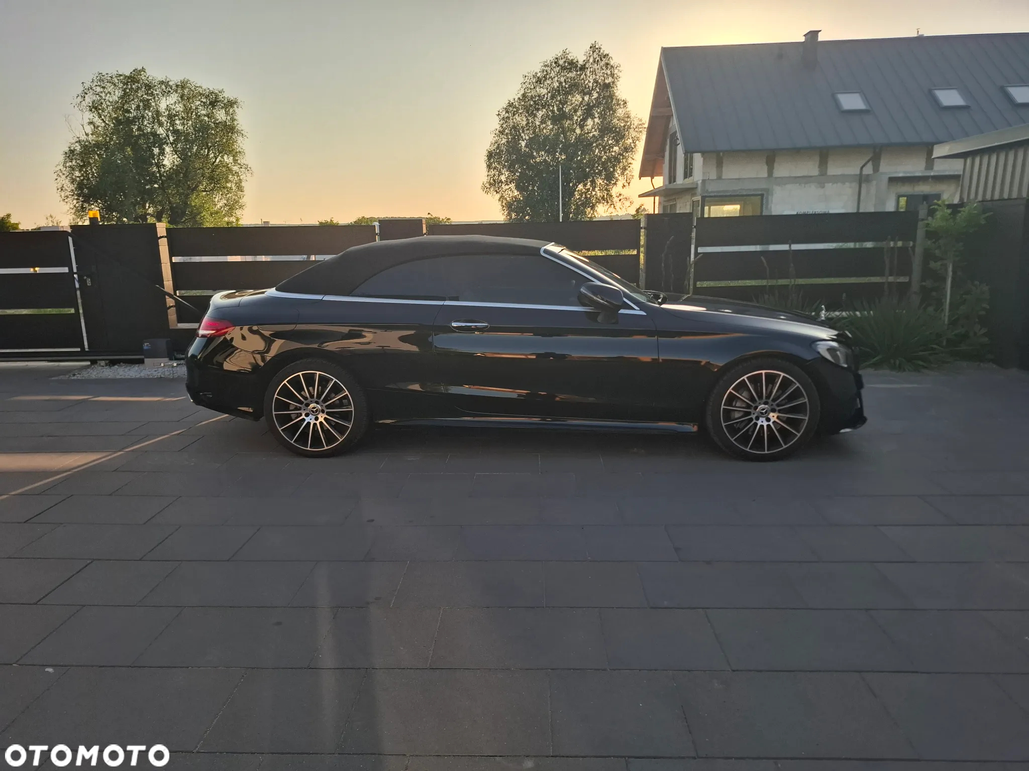 Mercedes-Benz Klasa C 300 9G-TRONIC AMG Line - 3
