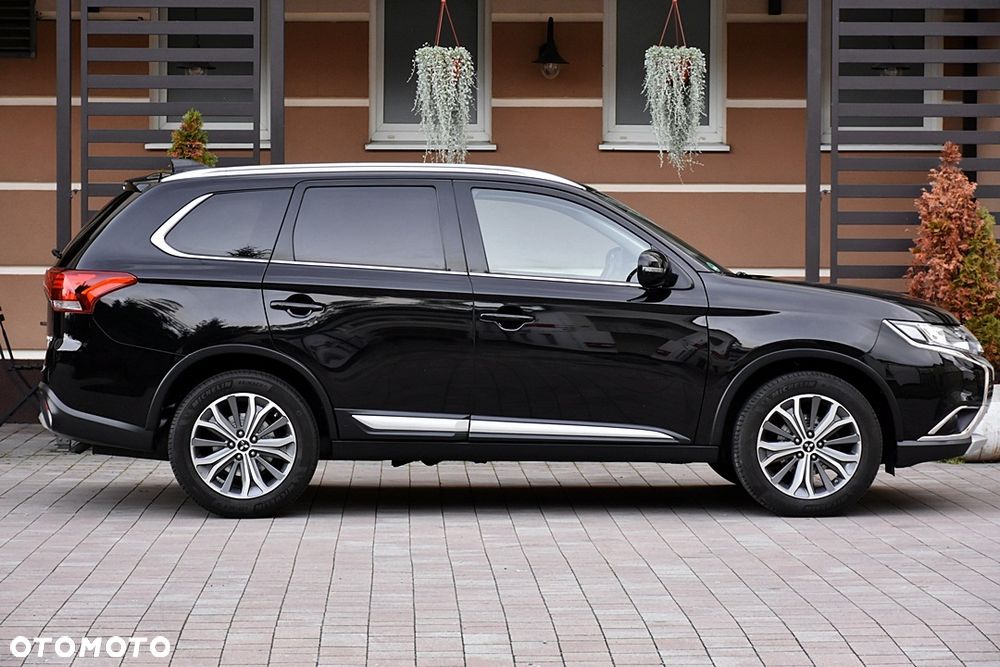 Mitsubishi Outlander 2.0 Invite + 2WD - 14