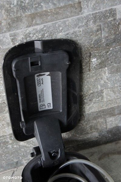 Klapka wlewu paliwa Audi A6 diesel 4G0809906C - 6