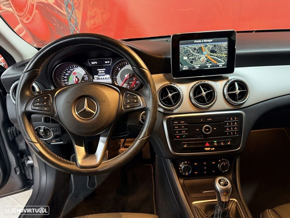 Mercedes-Benz GLA 180 CDI Urban - 10