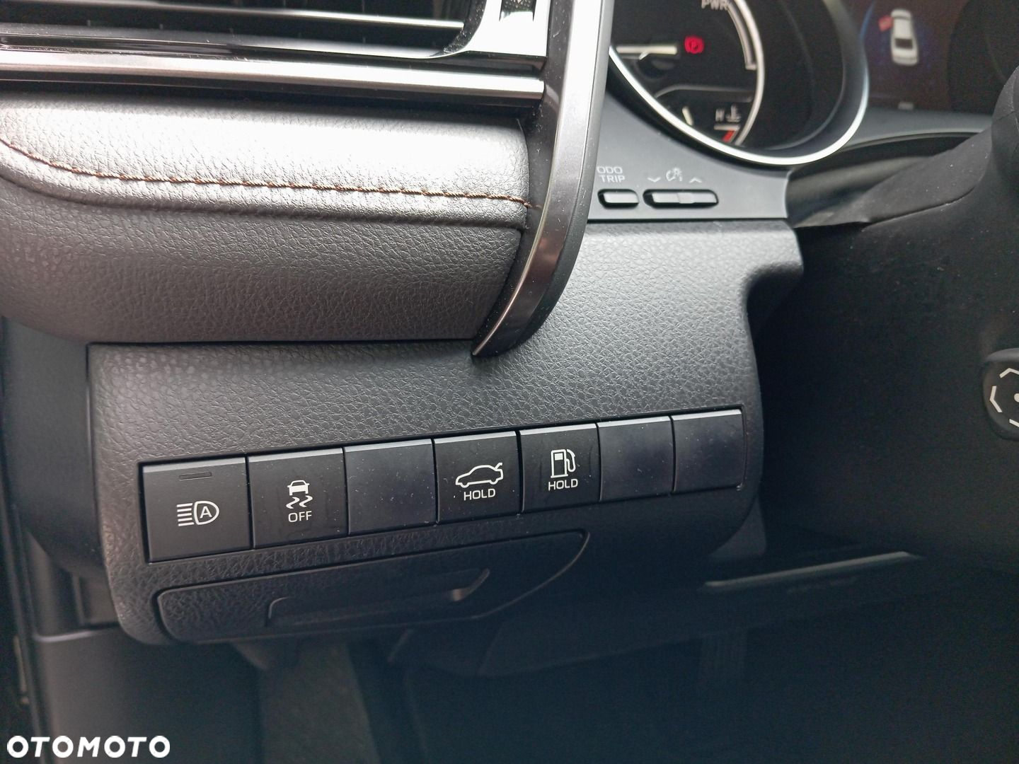 Toyota Camry - 21