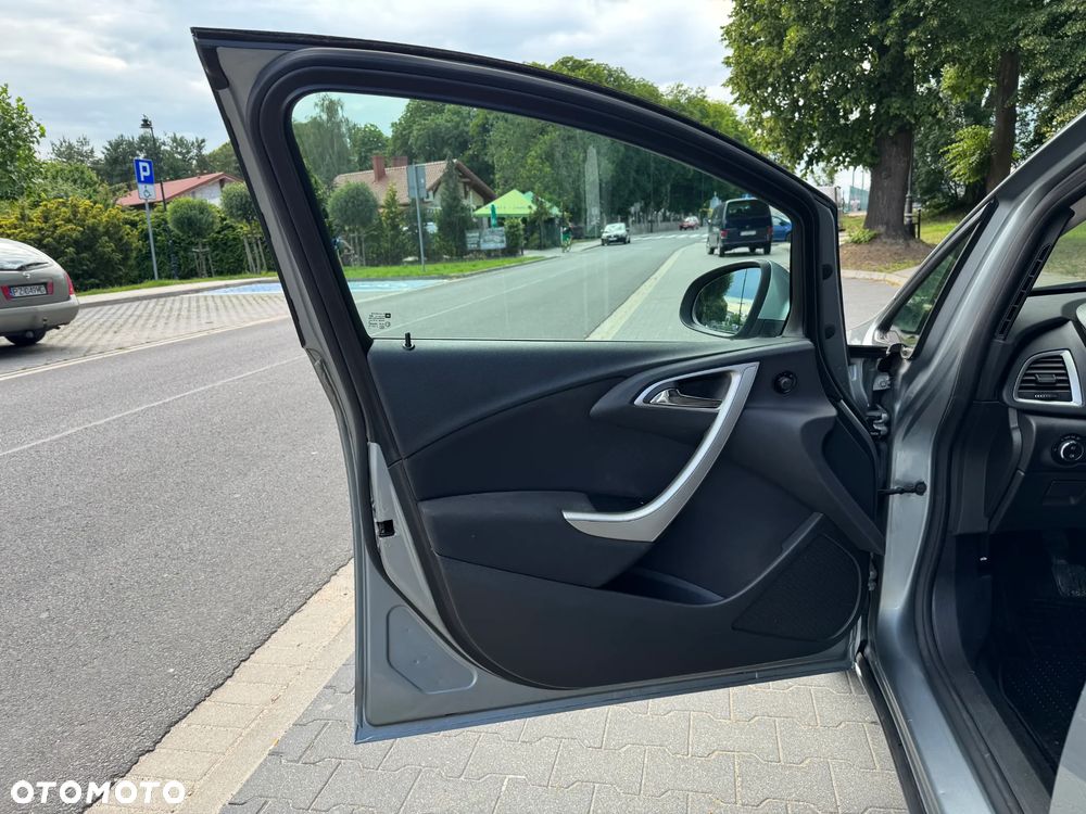 Opel Astra 1.4 Essentia - 11
