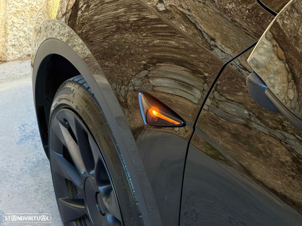 Tesla Model Y Long Range Tração Integral - 27