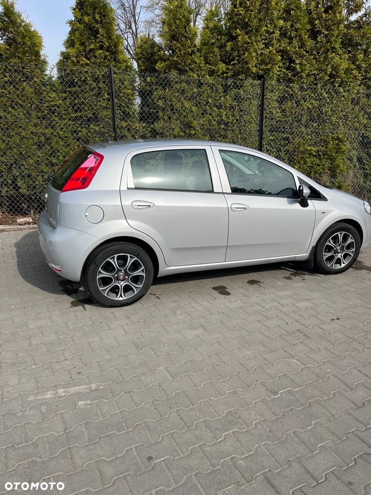 Fiat Punto 1.4 Young - 9
