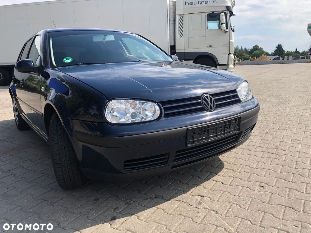 Volkswagen Golf - 5
