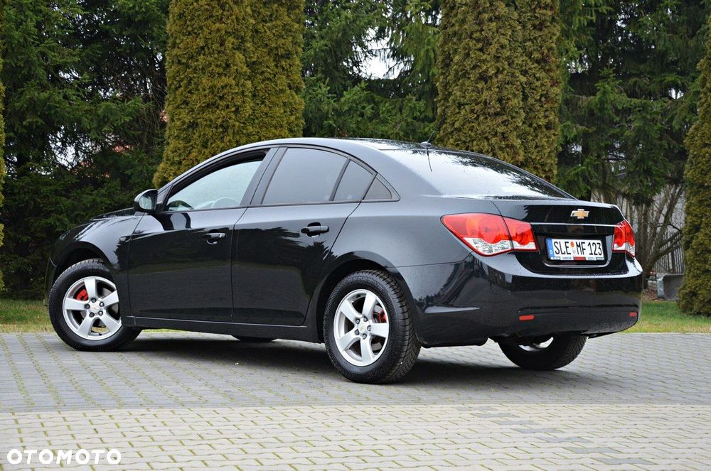 Chevrolet Cruze 1.6 LS - 19