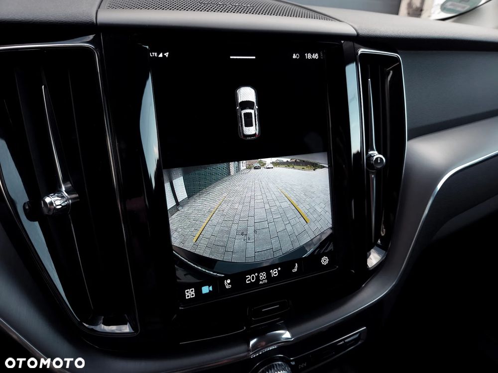 Volvo XC 60 B4 B Momentum Pro - 16