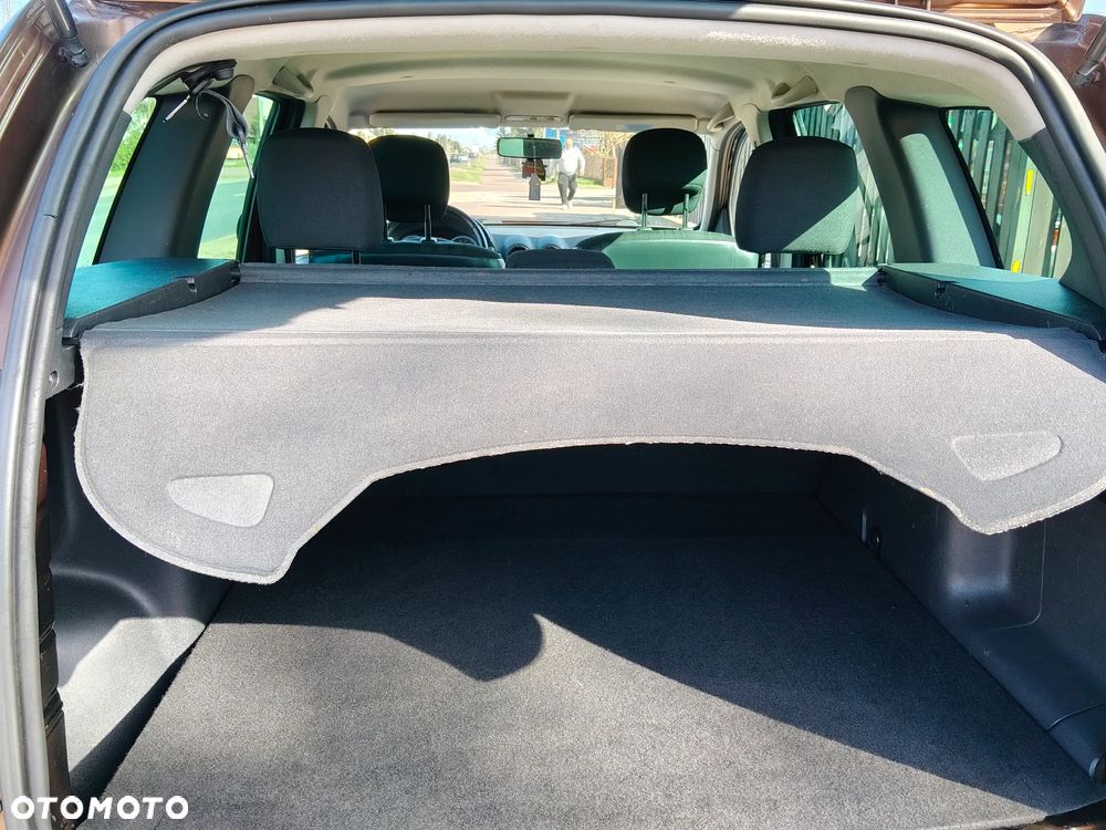 Dacia Duster 1.6 16V 4x4 - 13