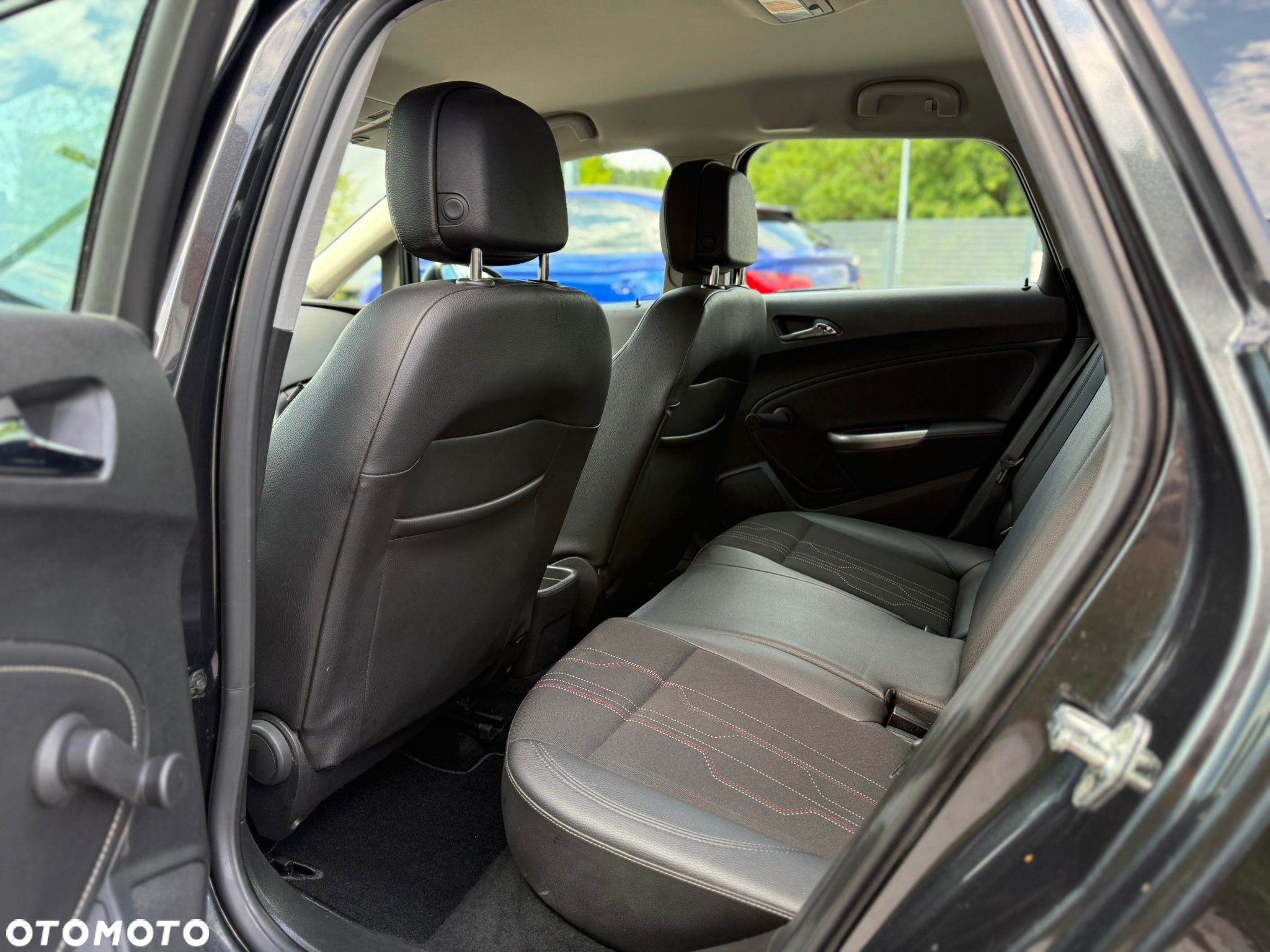 Opel Astra IV 1.4 T Cosmo - 8