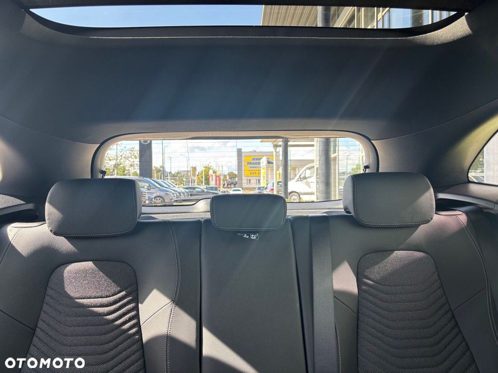 Mercedes-Benz GLA - 21